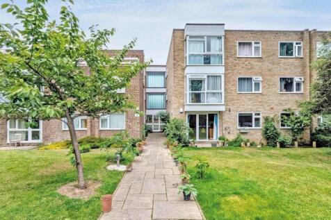 26 Cadogan Close, Beckenham, Kent... 2 bed flat for sale