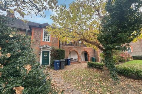 Flat 3 Erskine House, Homesfield... 3 bed flat for sale