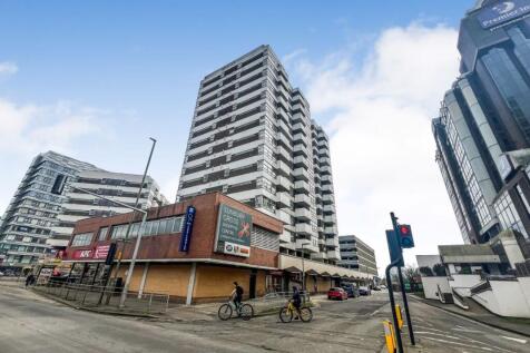 Flat 67 Isobel House, Staines Road... 2 bed flat for sale