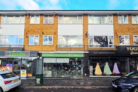 354B Kingston Road, Epsom, Surrey... 2 bed flat for sale
