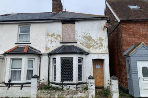 27 Ness Road, Lydd, Romney Marsh... 2 bed semi