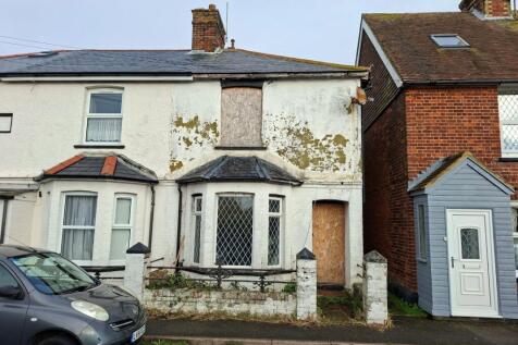 2 bedroom semi-detached house for sale