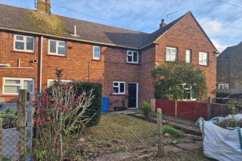 14 Cheyne Road, Eastchurch... 3 bed terraced house for sale