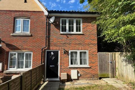9A Ross Close, Northolt, Middlesex... 3 bed end of terrace house for sale