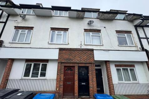 96A Gilders Road, Chessington... 1 bed flat for sale