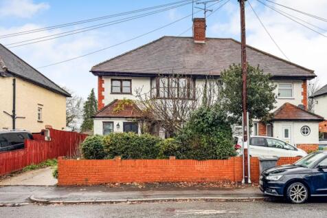 153 Courthouse Road, Maidenhead... 3 bed semi