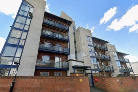 Flat 4 Innova Court, 1A Leslie Park... 2 bed flat for sale