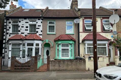 24 Walpole Road, Walthamstow, London... 3 bed terraced house for sale