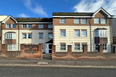 1 Valley Heights, 275 Godstone Road... 1 bed flat for sale