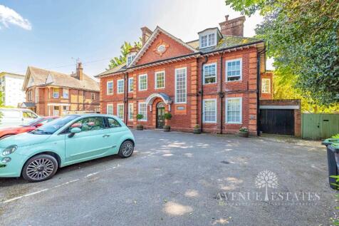 2 bedroom ground floor flat for sale