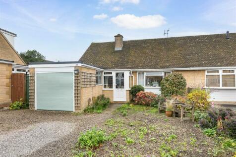 2 bedroom semi-detached bungalow for sale