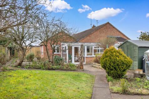 2 bedroom semi-detached bungalow for sale