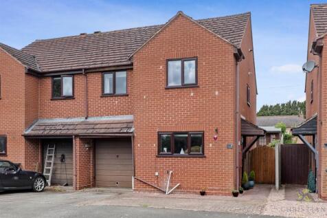 3 bedroom semi-detached house for sale