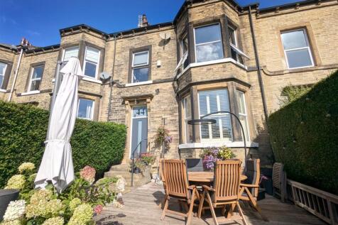 Heath Crescent, Halifax HX1 6 bed terraced house for sale