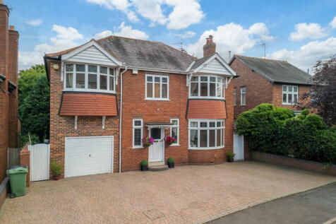 5 bedroom detached house for sale