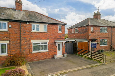 3 bedroom semi-detached house for sale