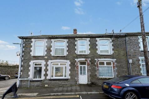 Abercynon, Mountain Ash CF45 1 bed flat for sale
