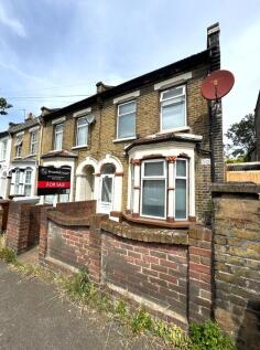 Leslie Road, London E11 3 bed end of terrace house for sale