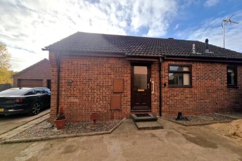 Cannell Road, Loddon 2 bed detached bungalow for sale