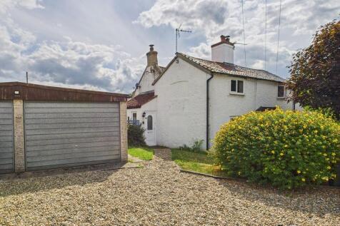 Mill Road, Ellingham 2 bed cottage for sale