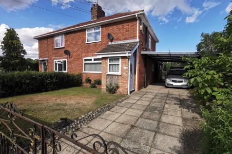 3 bedroom semi-detached house for sale