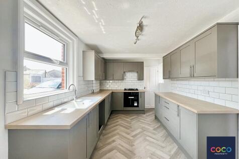 Clarence Road, Portland DT5 3 bed end of terrace house for sale