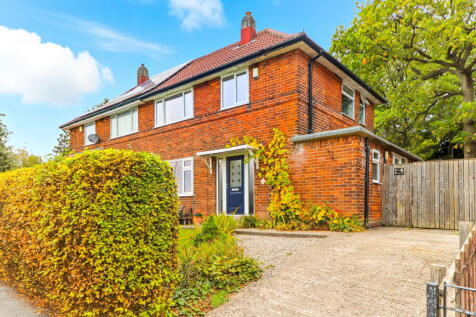 3 bedroom semi-detached house for sale