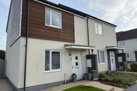 2 bedroom semi-detached house for sale