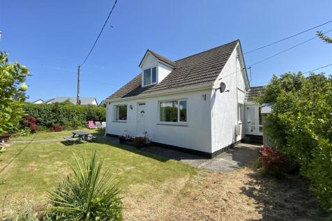 4 bedroom detached bungalow for sale