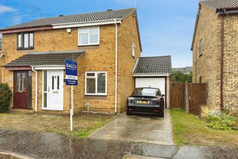 Bouchers Mead, Springfield... 2 bed semi