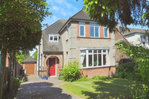 Longstomps Avenue, Chelmsford, CM2 3 bed detached house for sale