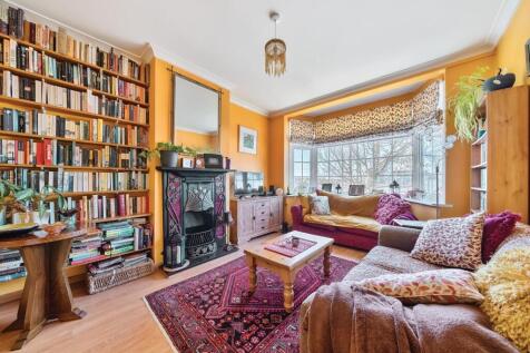 Commonwealth Way, London 3 bed end of terrace house for sale