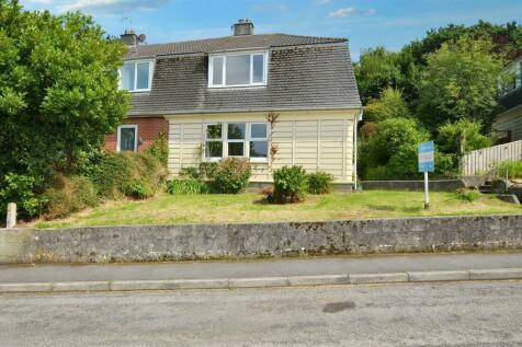 Penryn TR10 3 bed end of terrace house for sale