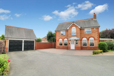 4 bedroom detached house for sale