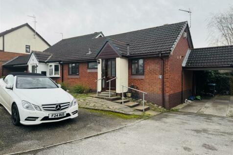 2 bedroom semi-detached bungalow for sale