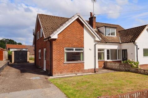 3 bedroom semi-detached bungalow for sale