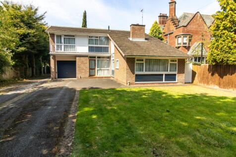 Glebe Road, Leicester, LE2 3 bed detached house for sale