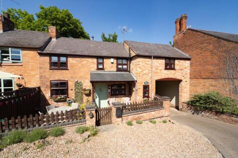 White Horse Lane, Birstall... 5 bed semi
