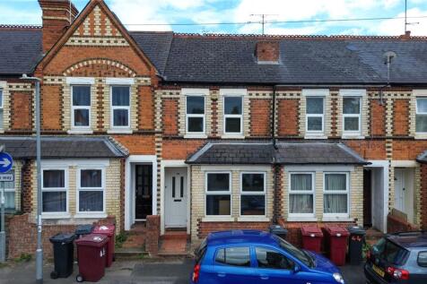 Pitcroft Avenue, Berkshire RG6 4 bed terraced house for sale
