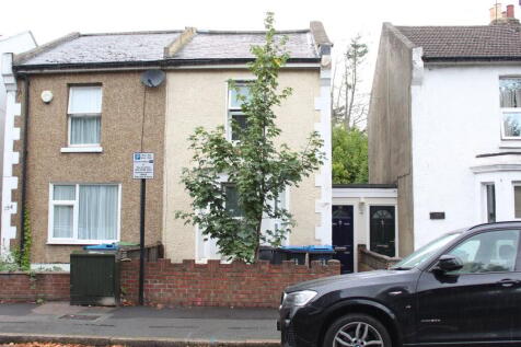 2 bedroom semi-detached house for sale