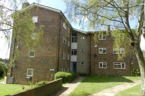 Gossops Green, Crawley 2 bed flat for sale
