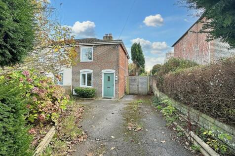 2 bedroom semi-detached house for sale