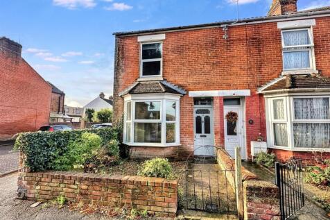 Eastleigh Town Centre 3 bed end of terrace house for sale