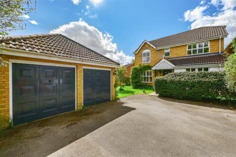 Phillips Close, Farnham GU10 4 bed detached house for sale