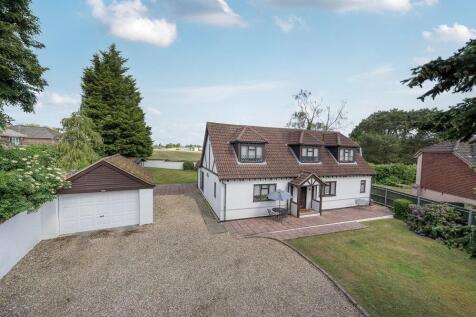Wokingham, Berkshire 5 bed detached house for sale