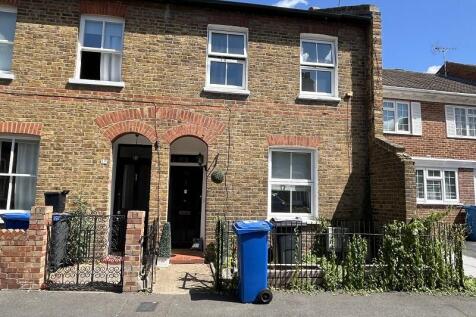 St Marks Place, Windsor, Berkshire 2 bed semi