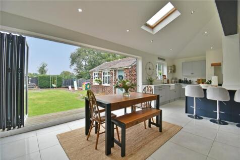 4 bedroom semi-detached house for sale