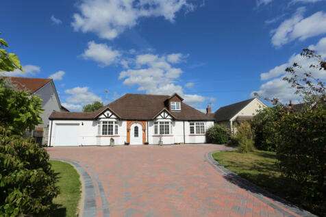 4 bedroom detached bungalow for sale