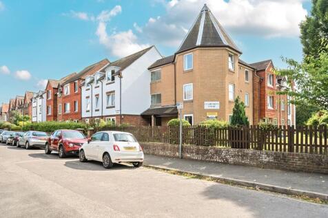 2 bedroom ground floor flat for sale