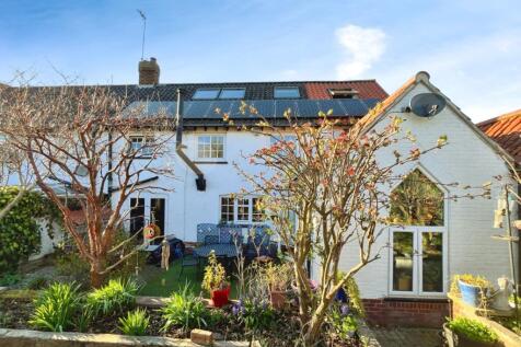 4 bedroom semi-detached house for sale
